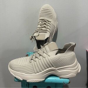 NEW Cushionaire  Apolo Knit Sneaker Taupe Size 9M
